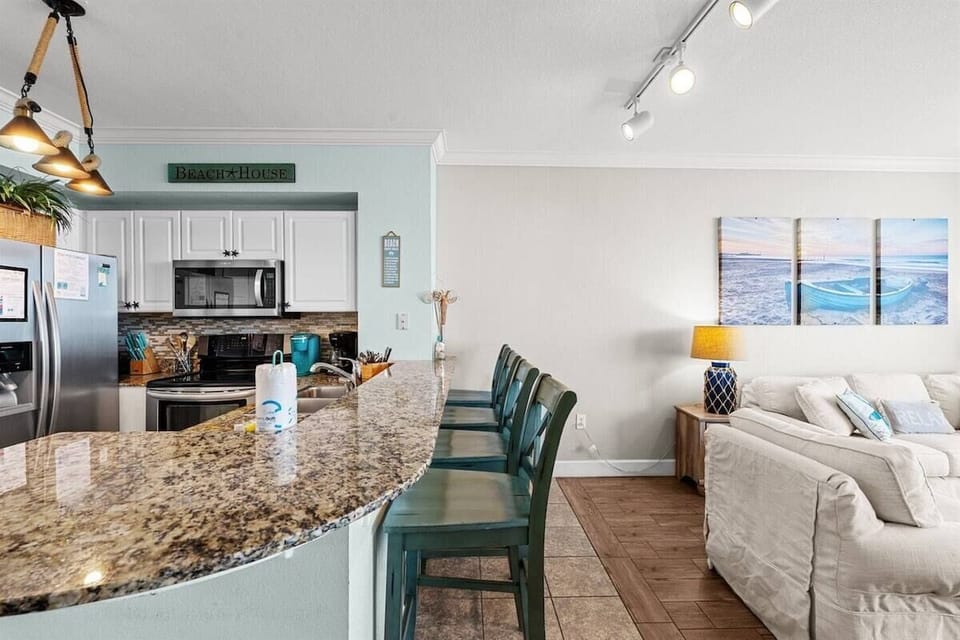 Breakfast bar on kitchen counter