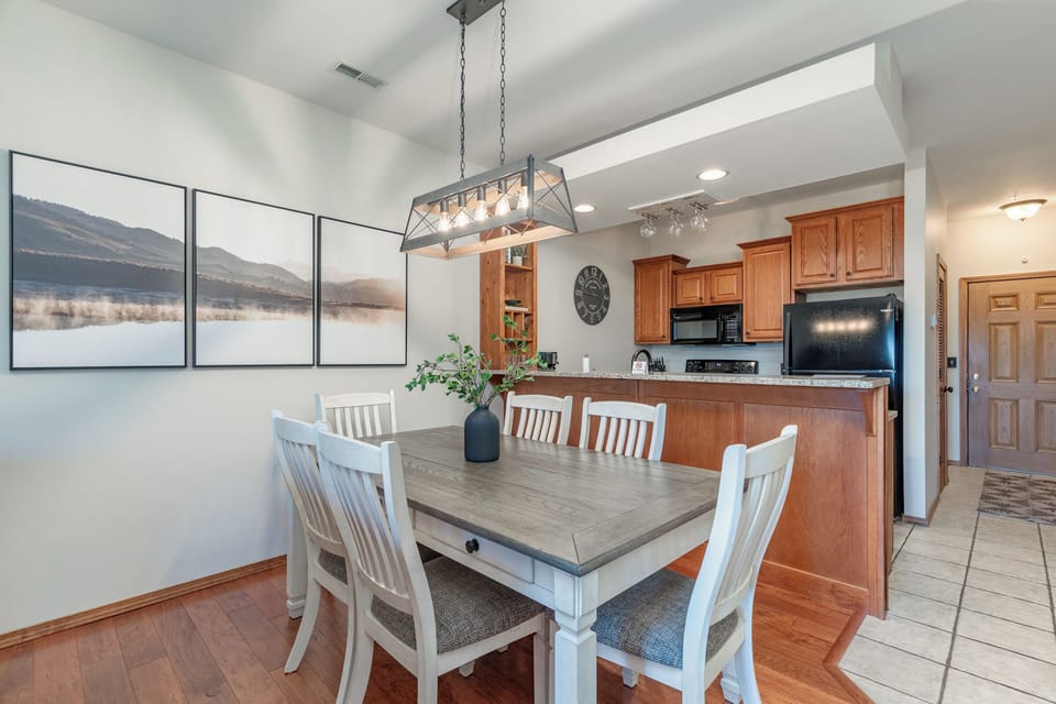 Dining to Kitchen