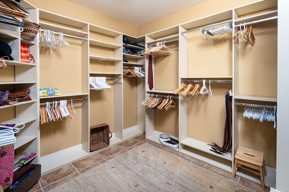 Walk in closet (Master Bedroom Suite)