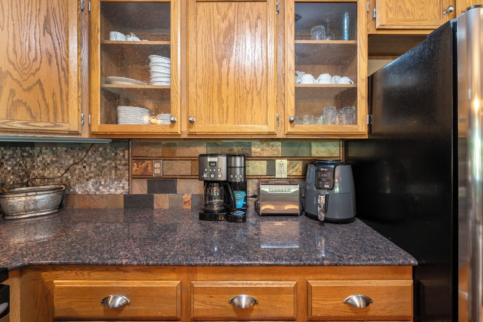 Keurig/Coffee Pot Combo | Main Level