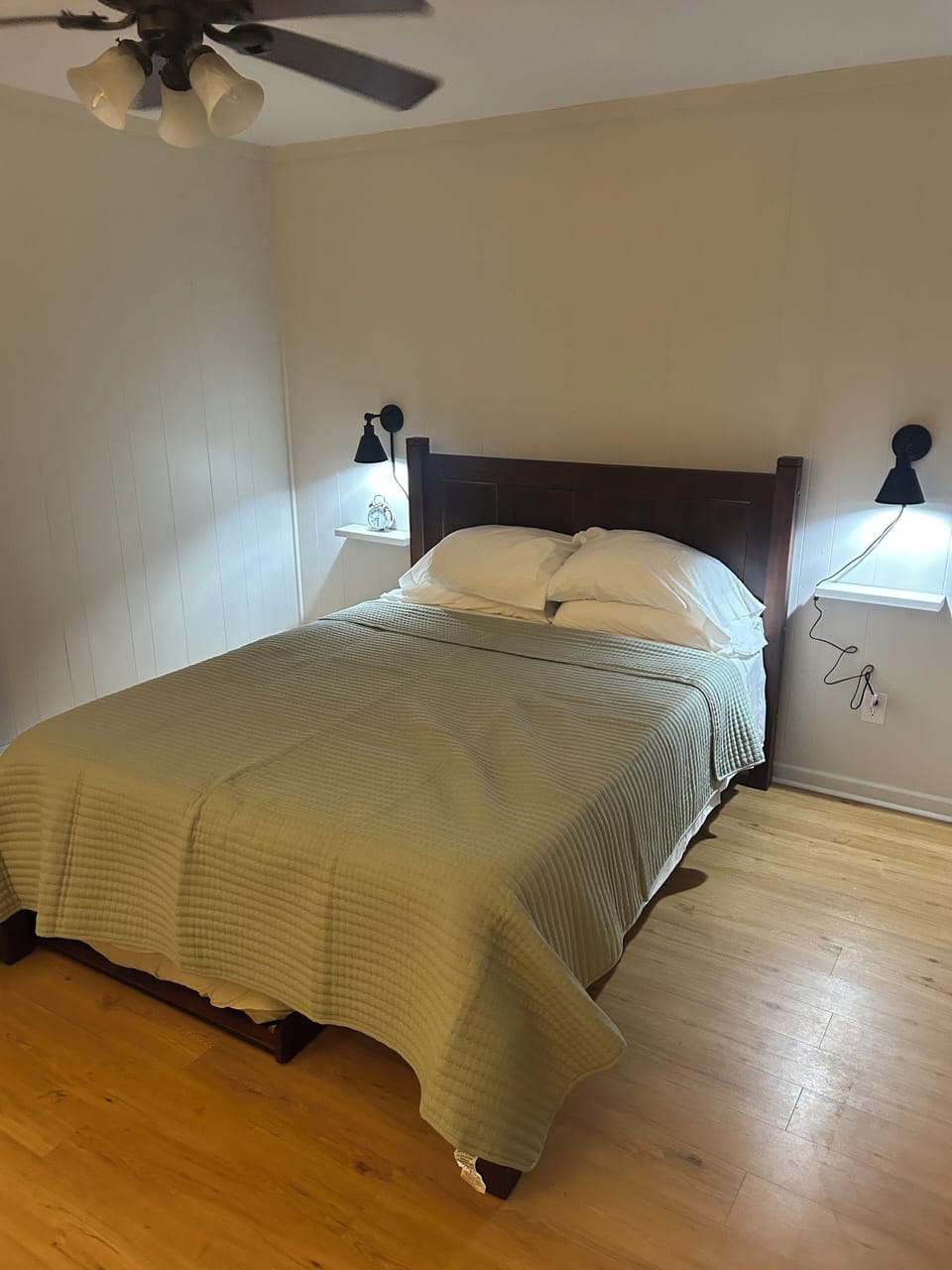 2nd level queen bedroom