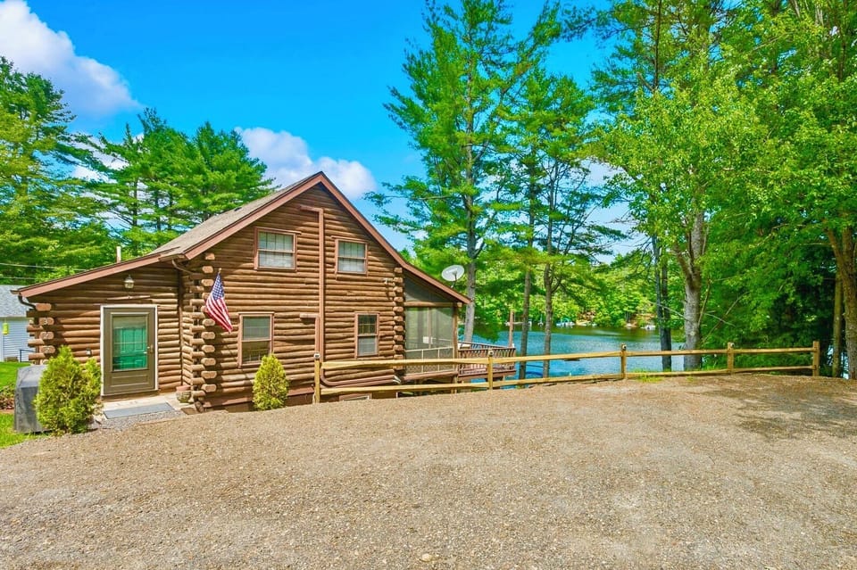 Welcome to @logcabinlakelife !!
