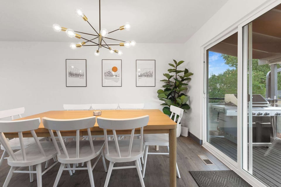 There is a natural gas grill on the deck right outside the dining room- this is also the way to the backyard.