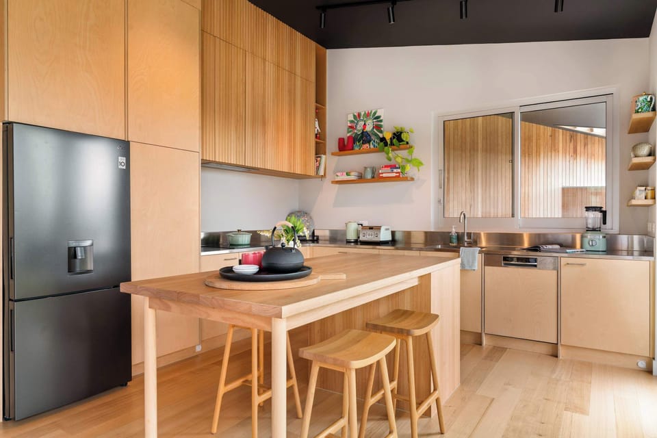 Fully equipped kitchen with everything you need to entertain and cook for family and friends