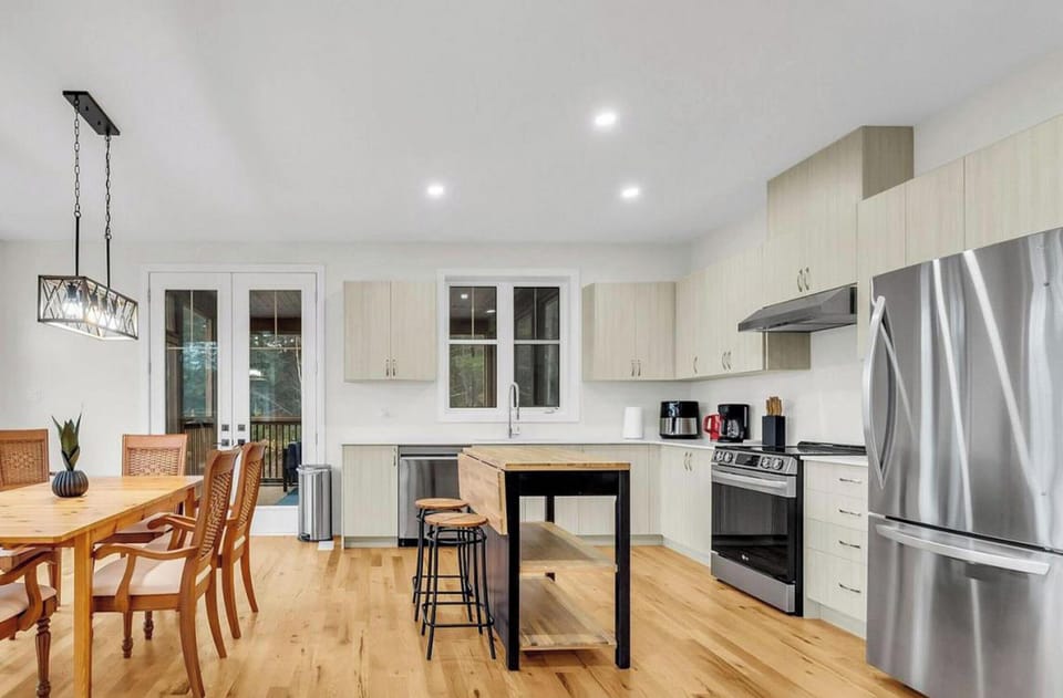Kitchen / dining area
