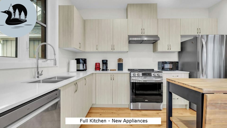 Full kitchen, all new appliances