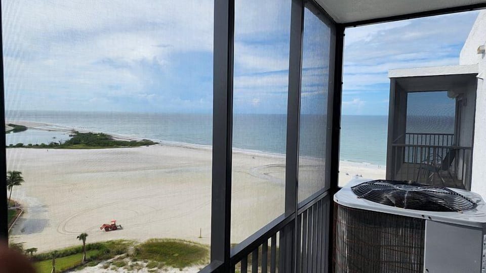 Guest Bedroom Lanai View