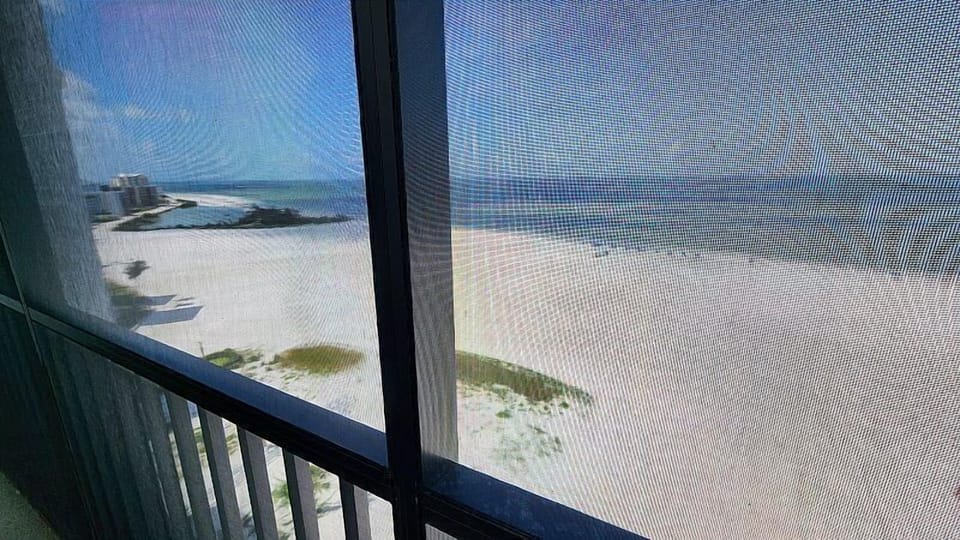 Living Room Lanai View 2