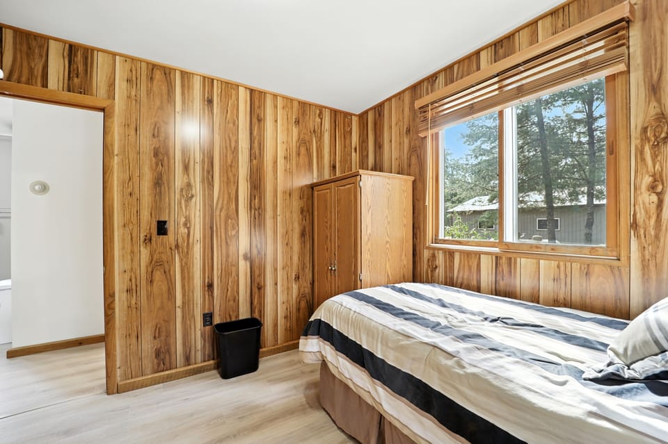 Cottage Second Bedroom