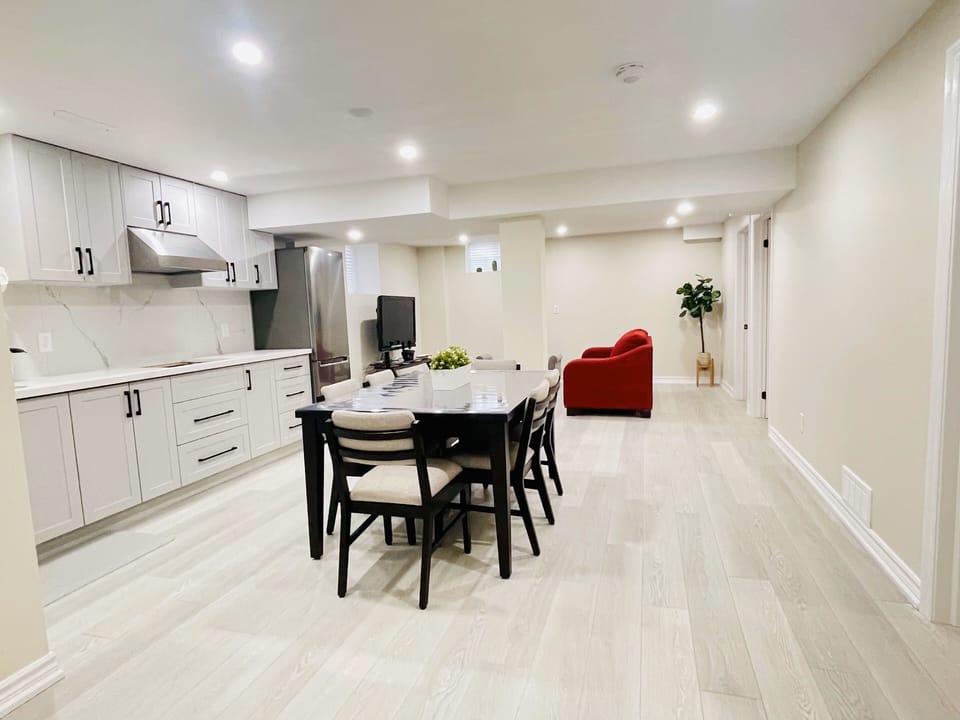 Dining/Kitchen