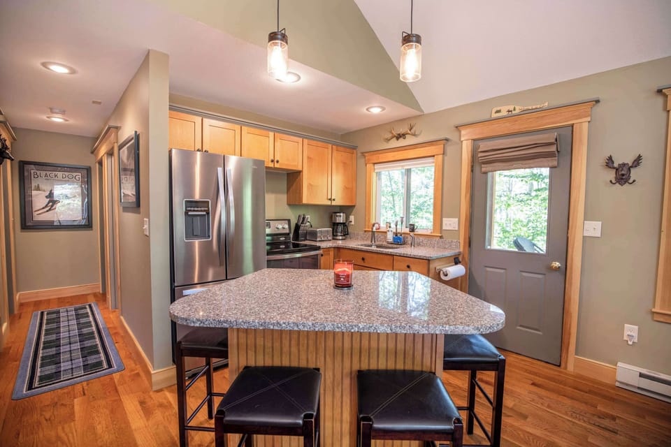 Fully stocked kitchen with everything needed to make a good meal!