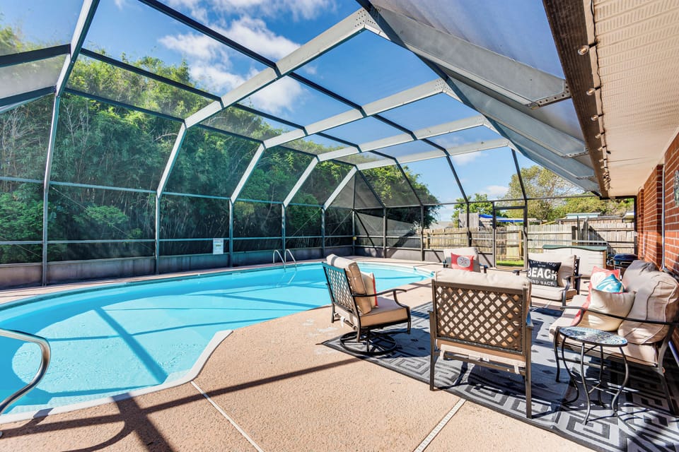 Gulf Breeze Vacation Rental | 4BR | 2BA | 1 Step Required | 2,200 Sq Ft