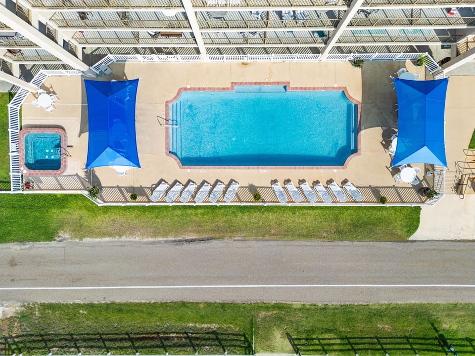 Laguna Reef Pool