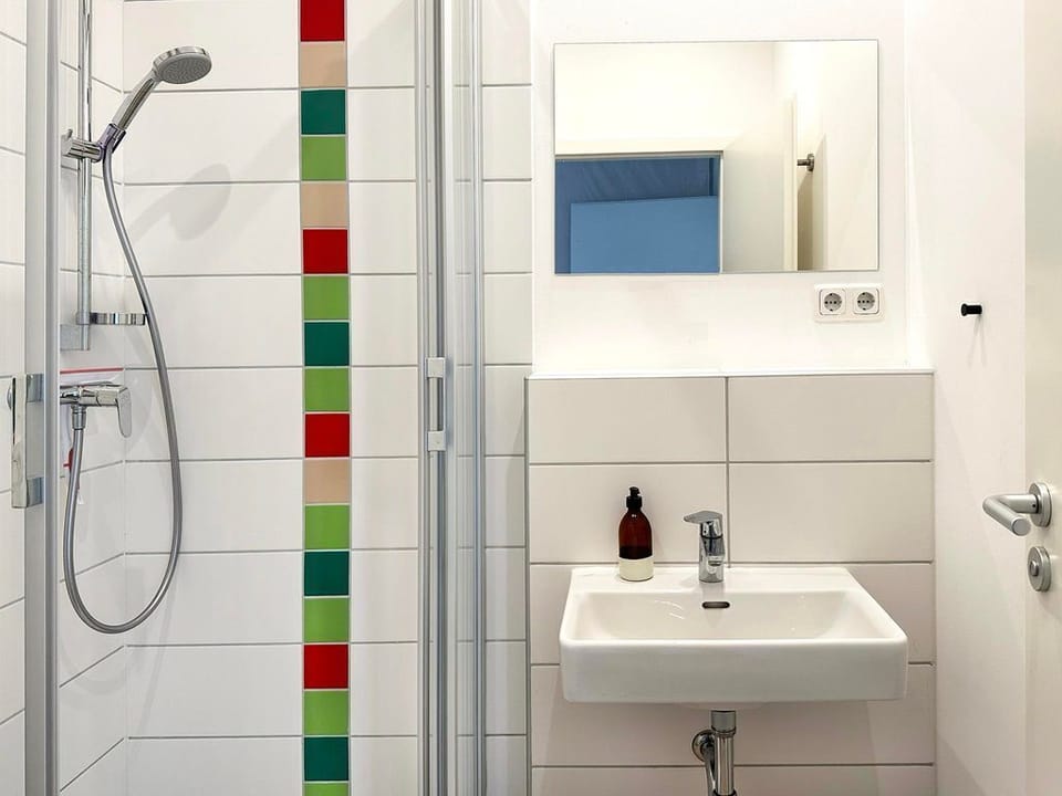 Elme 10_ Double room / private shower room / WC. - Elme and Horst - Elmenhorst Bed and Breakfast in Ostholstein