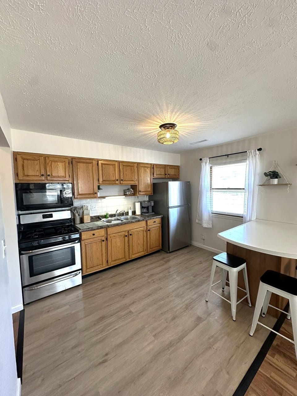 Fully stocked kitchen with K-cup and regular coffee machine