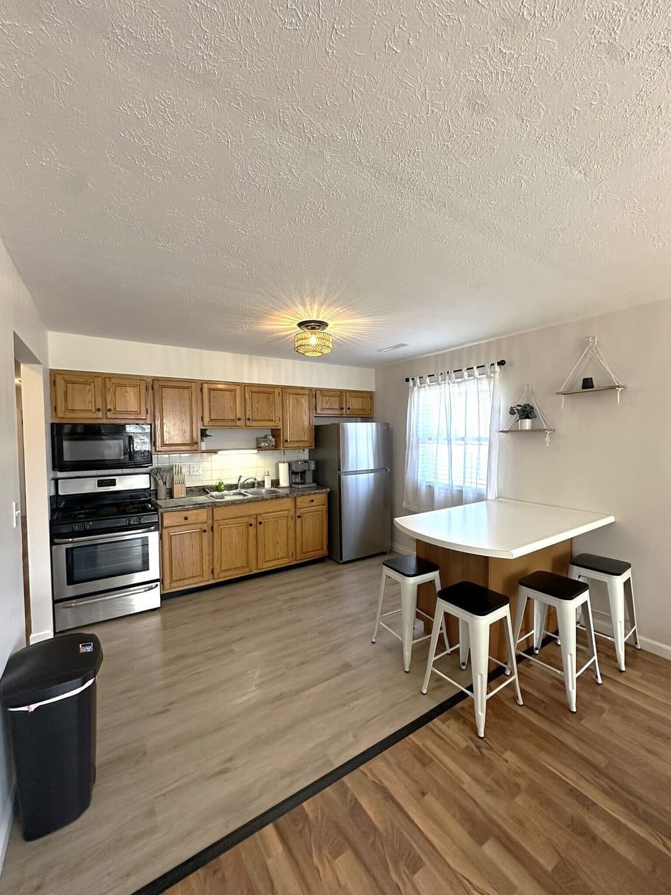 Fully stocked kitchen with K-cup and regular coffee machine