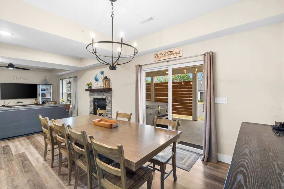 Make mealtime memories together in the spacious dining area​