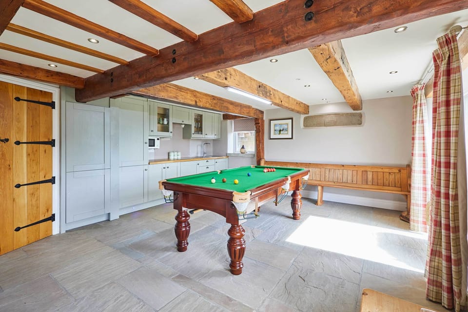 Edge Farm, Lofthouse - Host & Stay