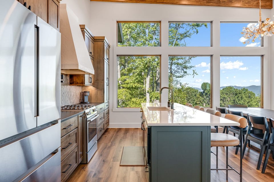 Prepare Delicious Meals With a Mountain View
