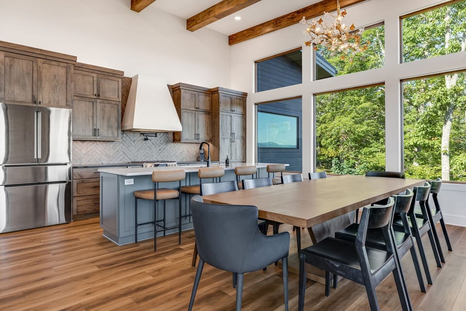 Dining Area and Breakfast Bar Seating