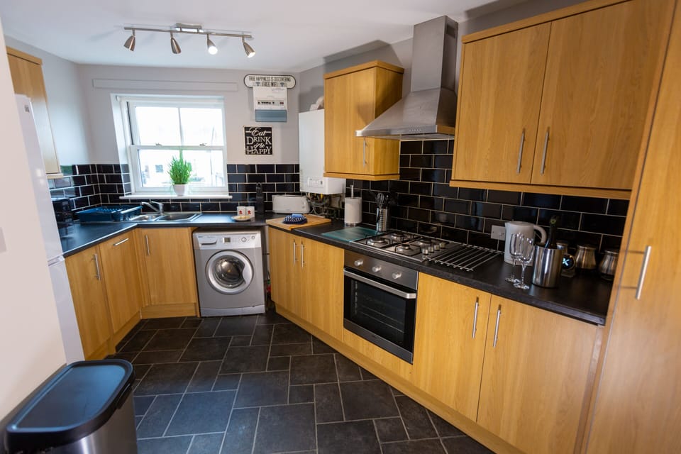 Doyle Kitchen, with washing machine and dishwasher