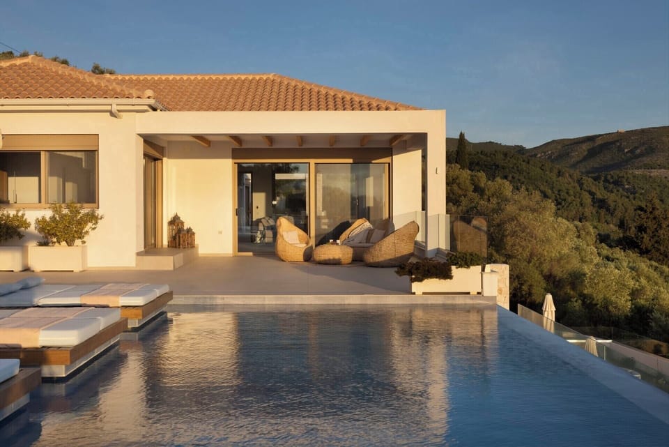 The pool with its built-in sun lounger supports hovering above the water.