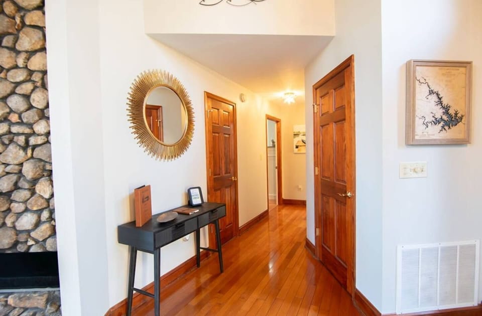 Entryway Hallway to Upper Level King bedrooms