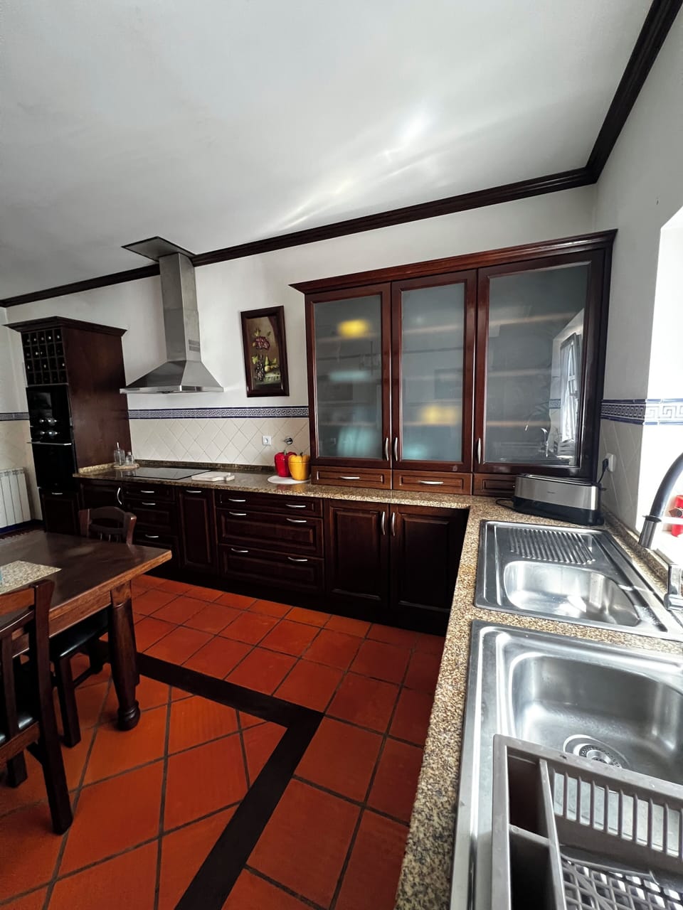 Cozinha partilhada equipada; Mesa com 10 lugares;