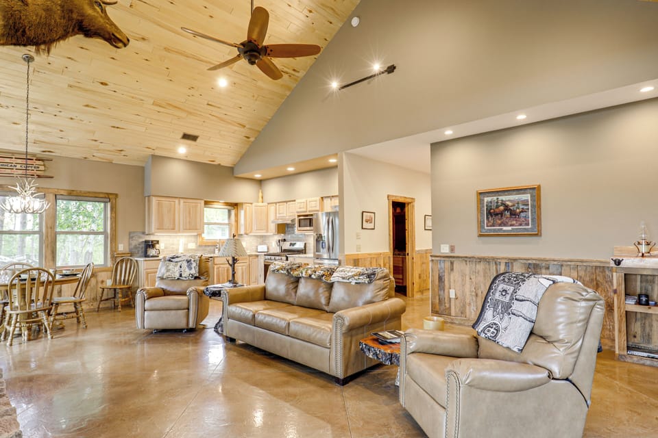 Living Room | Central A/C & Heating | 1st Floor