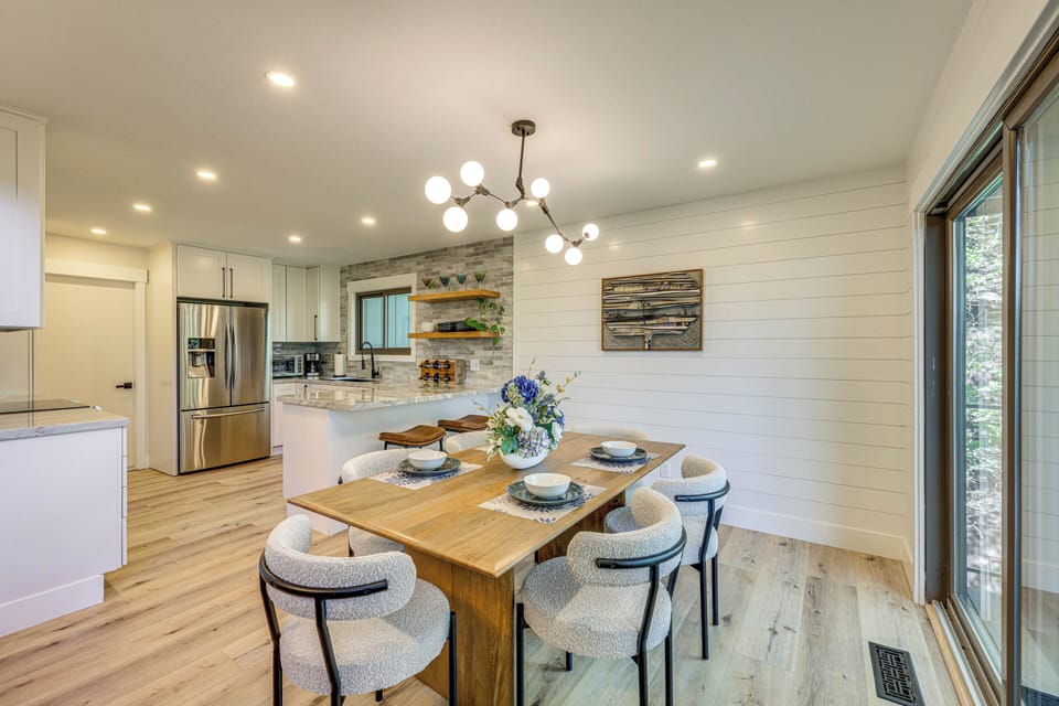 Dining Area | Main Floor
