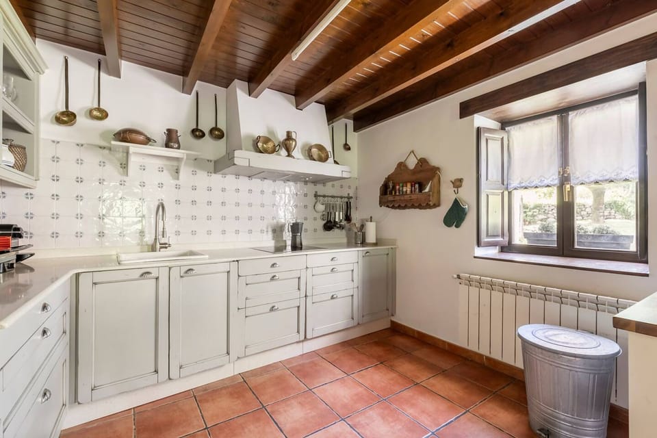 Kitchen or kitchenette,Garden view