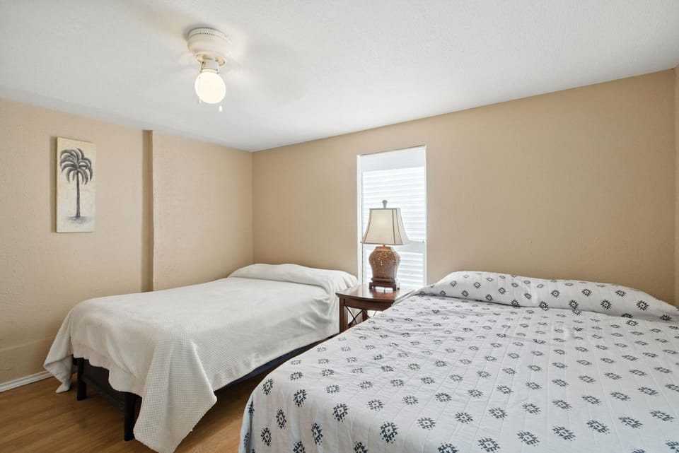 Bed, Furniture, Indoors, Lamp, Bedroom