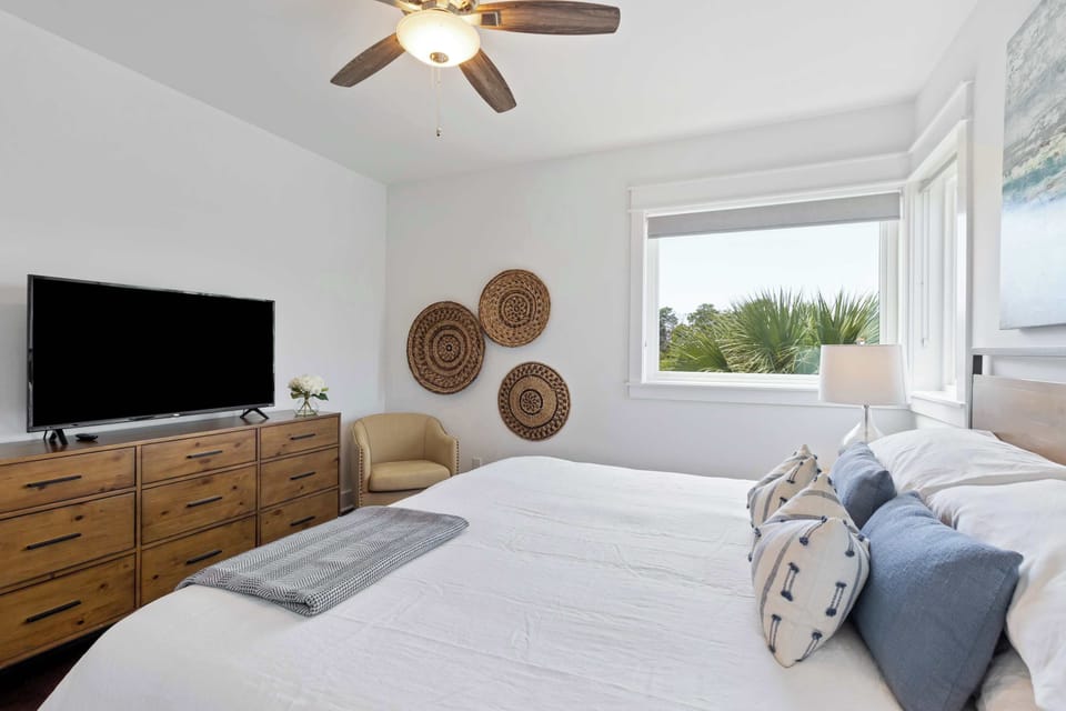 Bedroom 3 [upper floor]: King bed, smart TV, walk-in closet