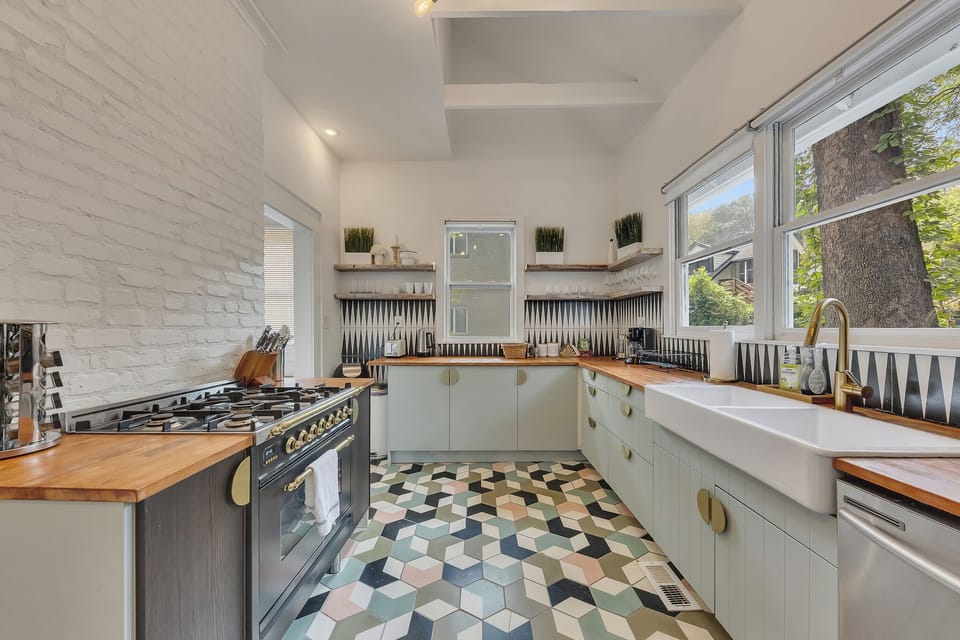 Unit 1 - Wide Kitchen Space