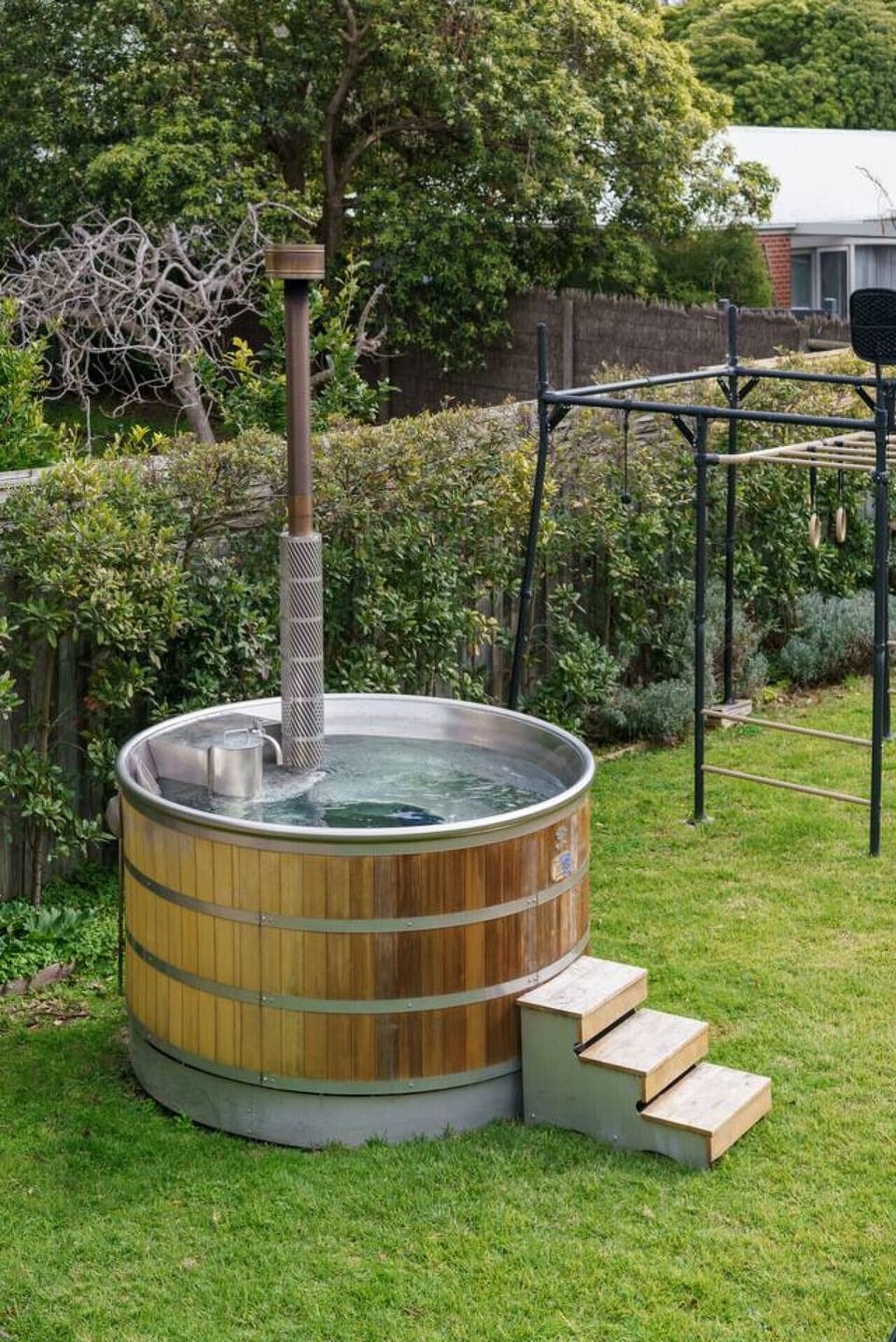 Outdoor spa tub