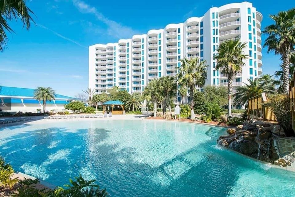 Lagoon style pool