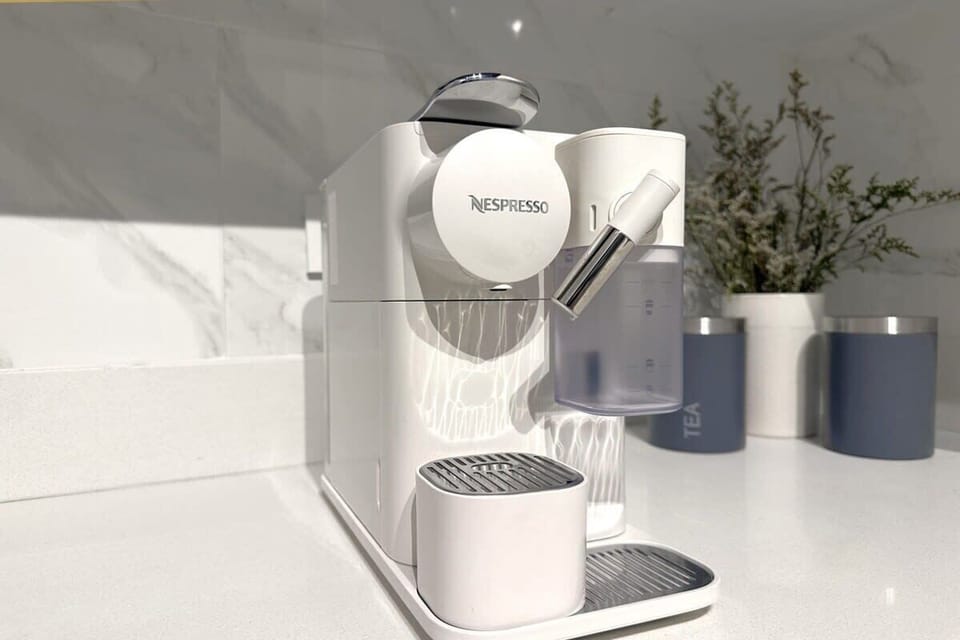Enjoy a delicious cup of coffee anytime with our Nespresso coffee machine. Whether you need a morning boost or a relaxing break, our Nespresso coffee machine will make your stay more enjoyable.