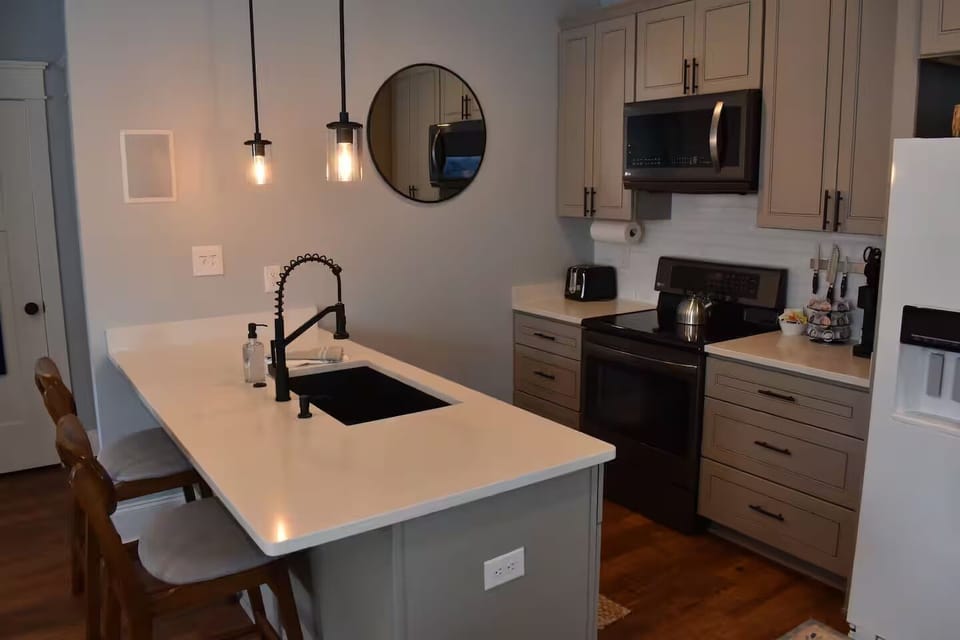 Full kitchen