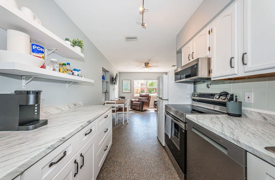 47-web-or-mls-211220Kitchen202