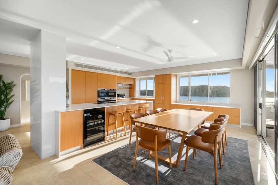 Open plan living - Level 12