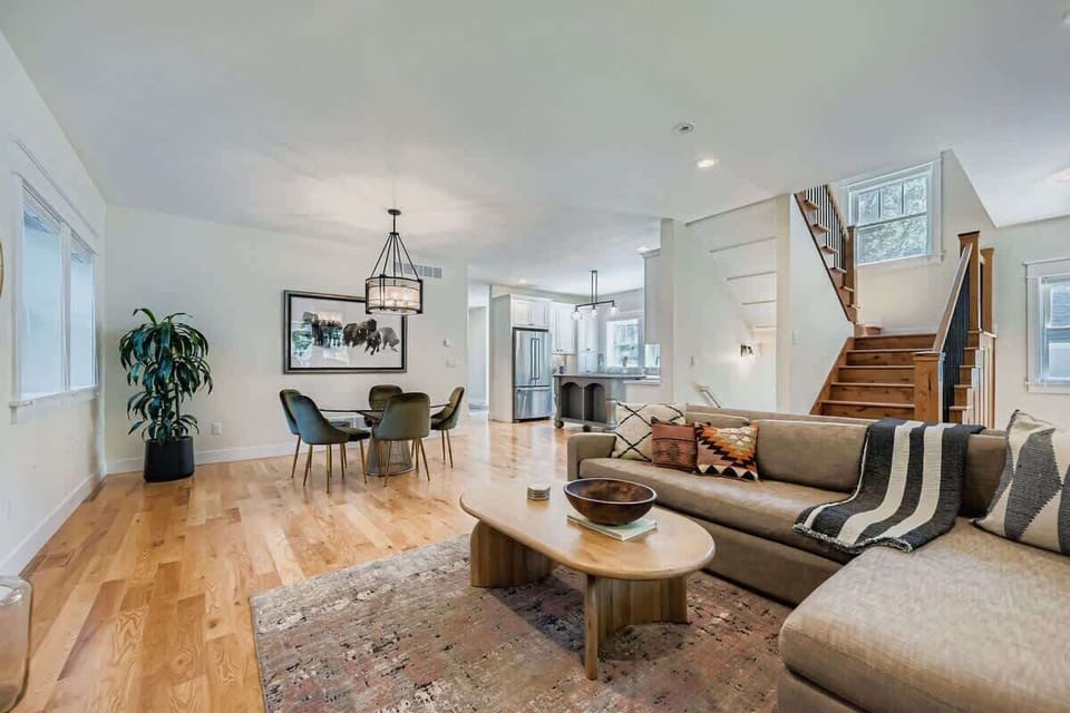 Bright and airy space connecting dining and living areas