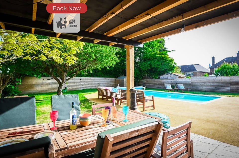 Pool (Outdoor)