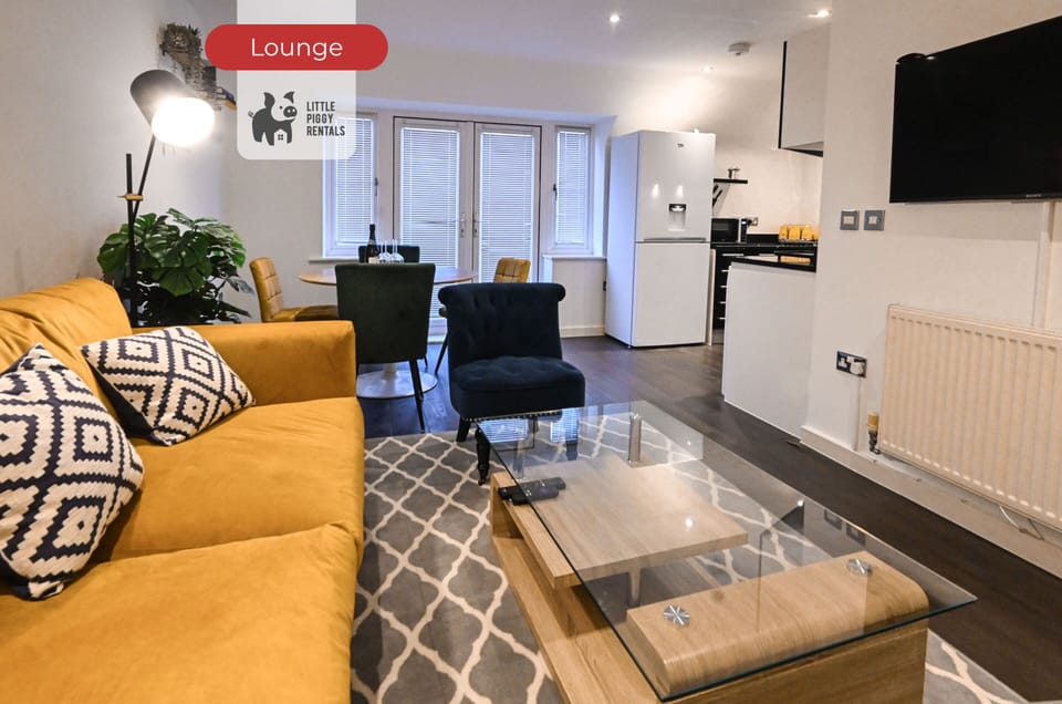 Living Room / Lounge