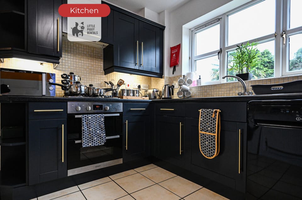 Kitchen at Little piggy rentals Short Lets & Serviced Accommodation