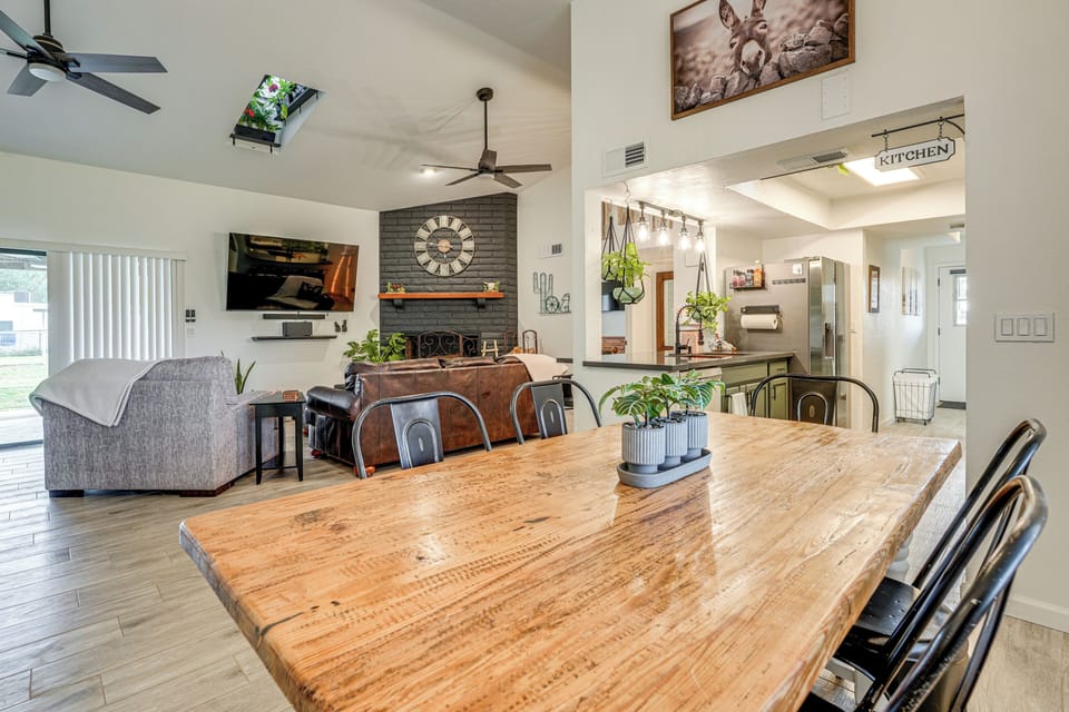 Dining Area | Open Floor Plan