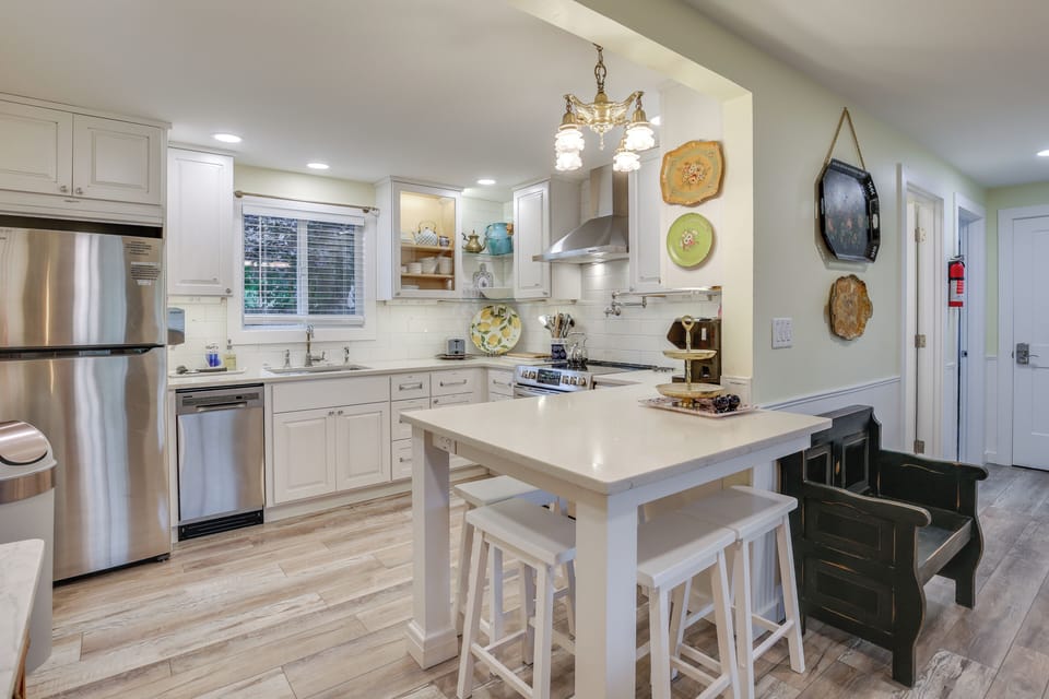 Kitchen | Microwave | Toaster