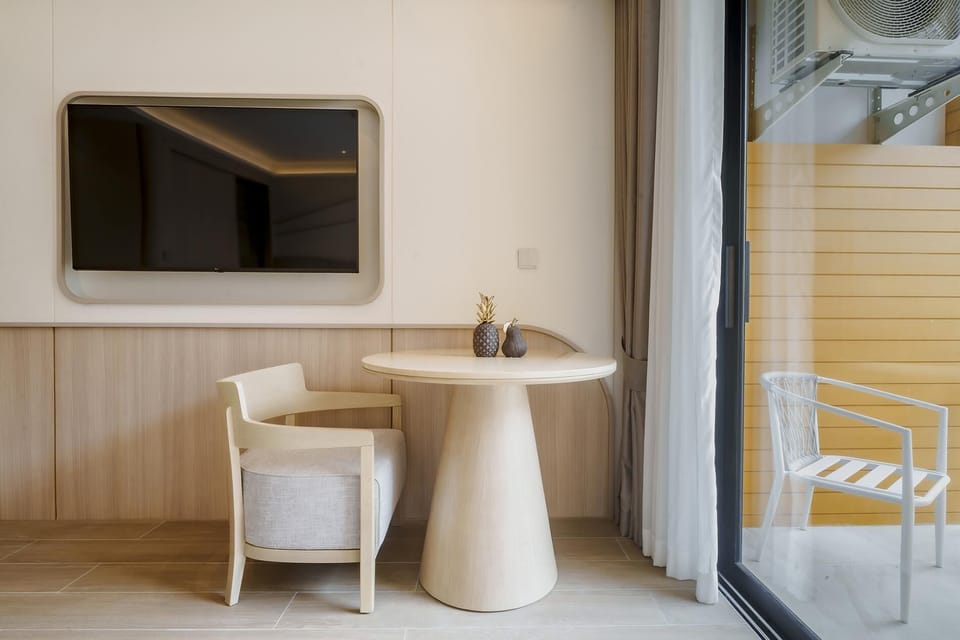 Smart TV, Table, Chair