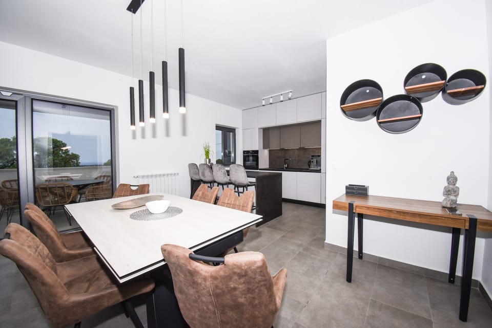 Dining room 2