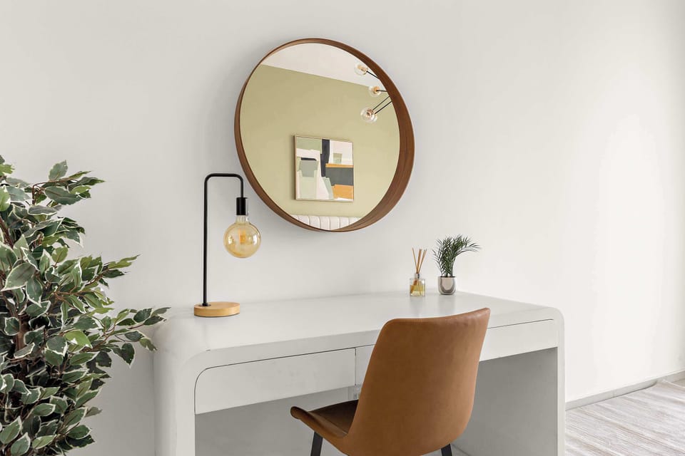 Work Desk with mirror