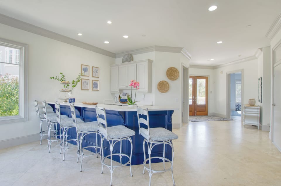 Lower-level bar area. (Coastal Marsh)